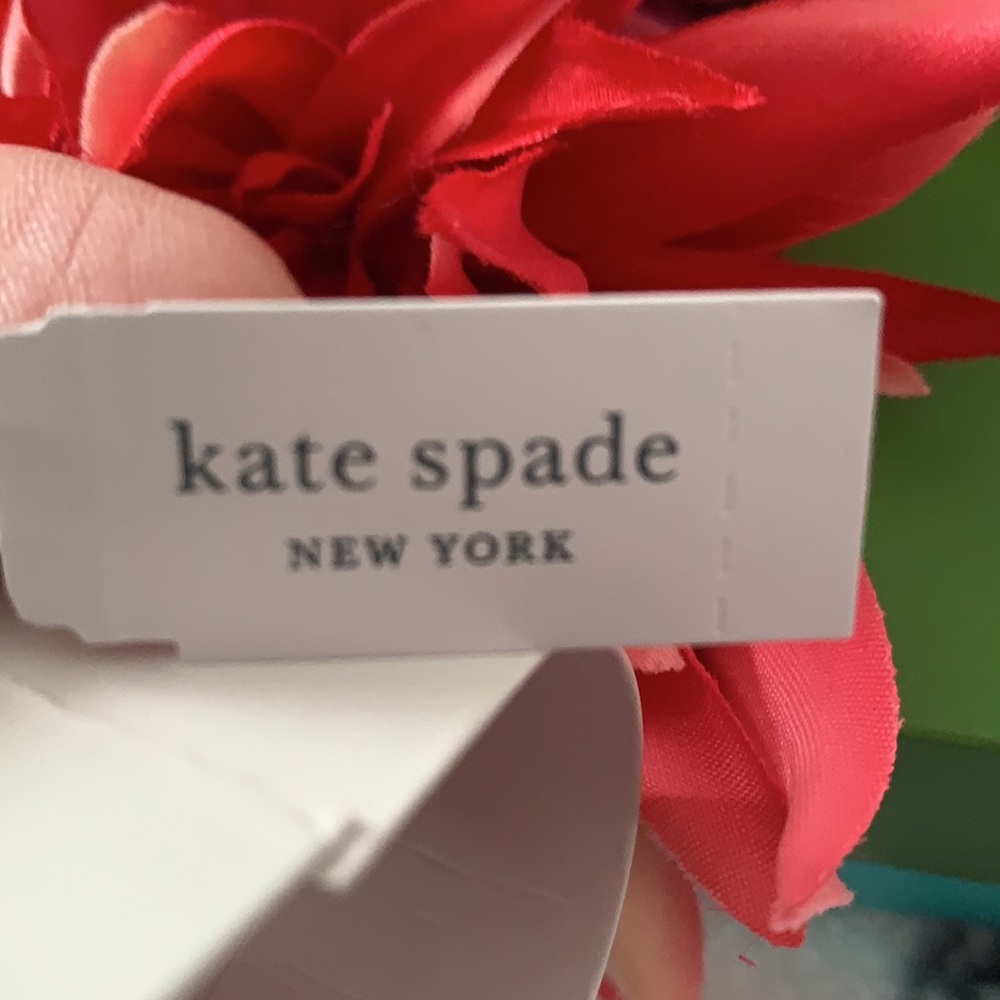 NWT! Kate Spade Watch & Earrings Set - Picture 15 of 16